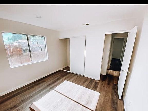 5th image of 127 S Seaward Ave #127