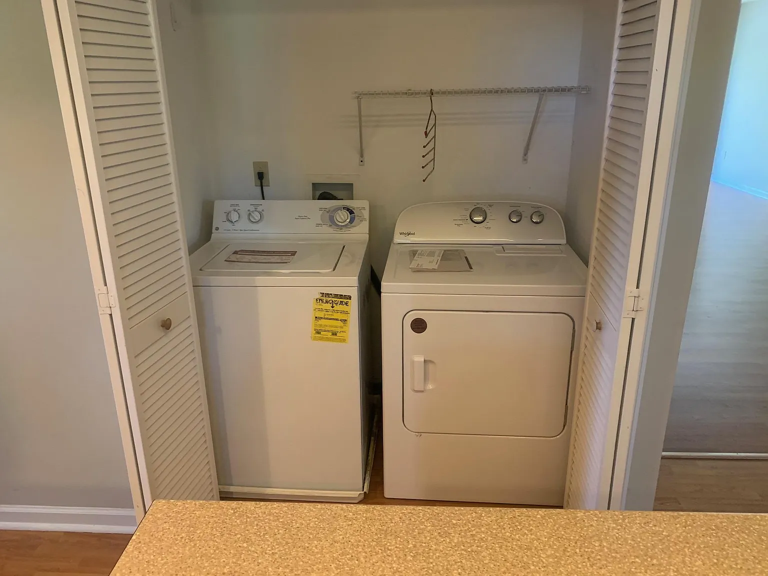 2 bed, 1400 sqft, $1,450 — Photo 2