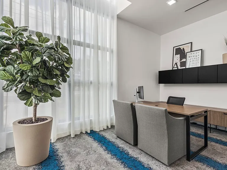 Azalea Luxury Apartments — Photo 52