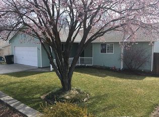 946 E Gladys Ave, Hermiston, OR 97838