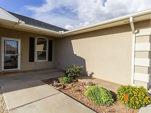 3rd image of 463 Wildwood Dr