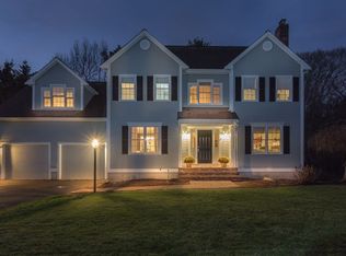 27 Wampanoag Rd, Raynham, MA 02767