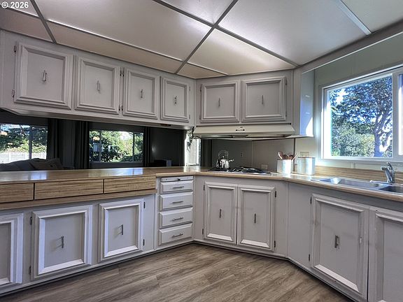 4th image of 1601 Rhododendron Dr Space 534