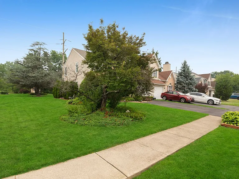 2235 Briarwood Dr — Photo 6