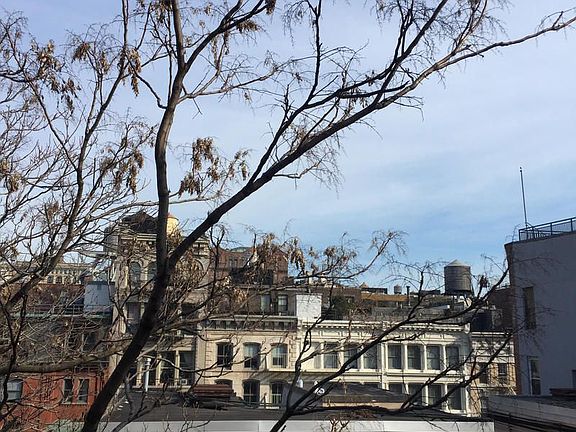 5th image of 110 Thompson St APT 6D