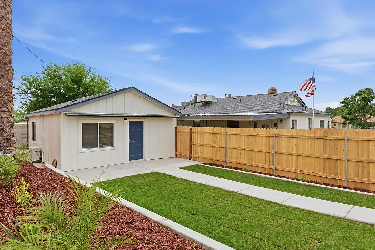 Building Photo - 1825 Manley Ave #B