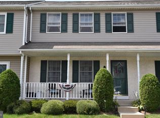 2916 Harbor Dr, Sinking Spring, PA 19608