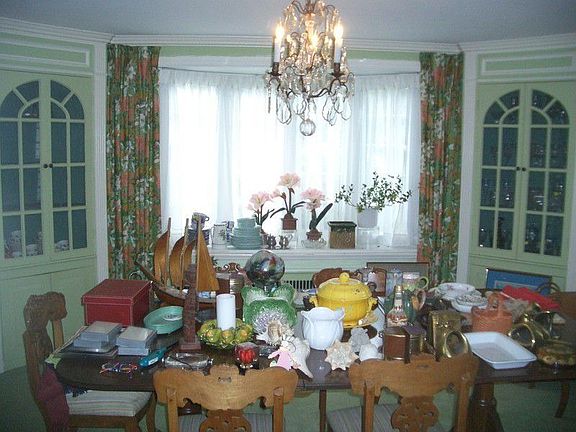 3rd image of 26 Meredith Cir