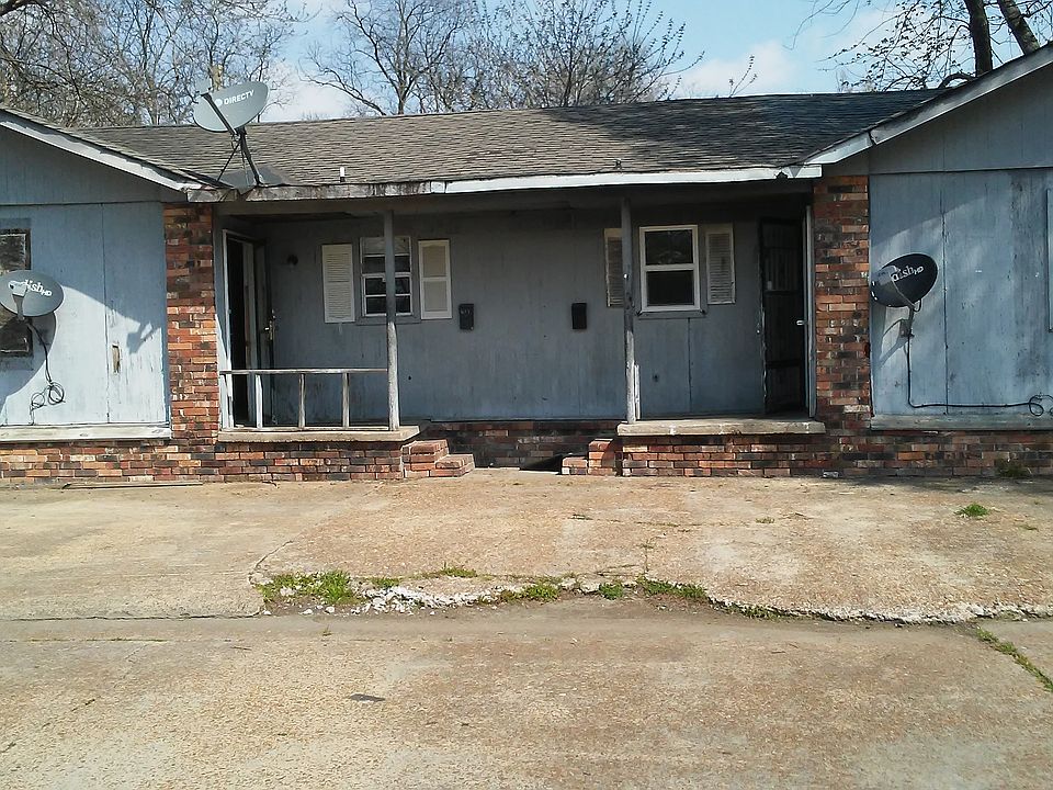 1st image of 417 Center Ave