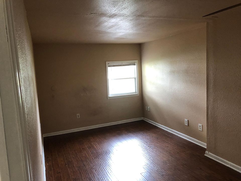 Bedroom 1 - standing in doorway from living room