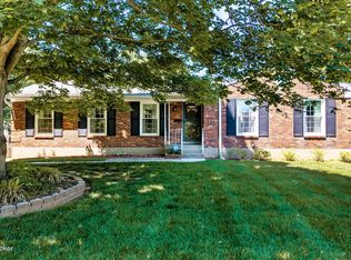 1106 King Arthur Ln, Louisville, KY 40222