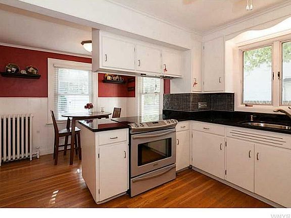4th image of 131 Burroughs Dr