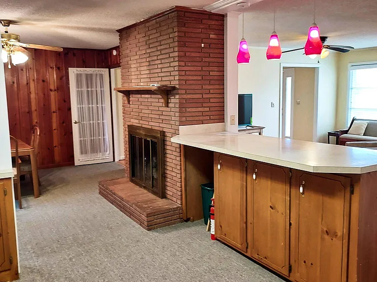 1316 Roberts St — Photo 22