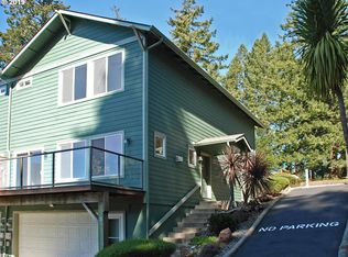 815 Old County Rd UNIT 3, Brookings, OR 97415