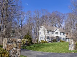 4 Saugatuck Ridge Rd, Danbury, CT 06810