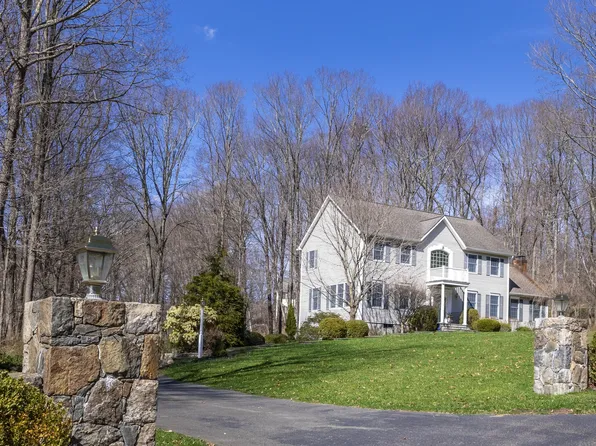 4 Saugatuck Ridge Road, Danbury, CT 06810