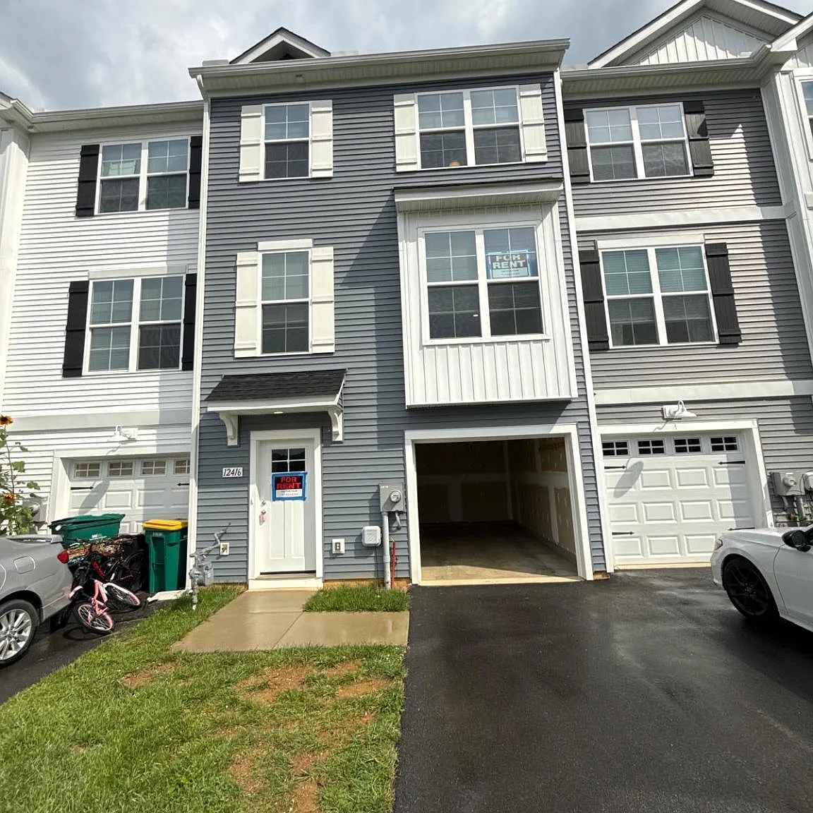 3 bed, 4.0 bath, 1900 sqft, $2,200 — Photo 2