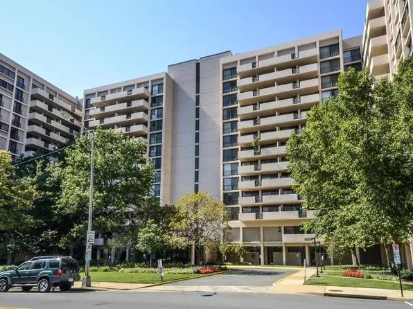 4141 Henderson Rd #825, Arlington, VA 22203
