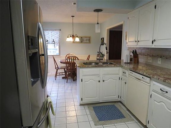 3rd image of 3112 Pinehurst Dr