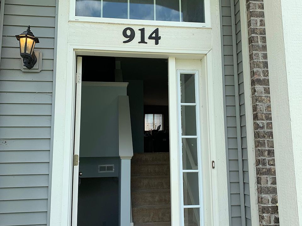 914 Entrance
