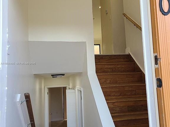 2nd image of 4020 Del Rio Way