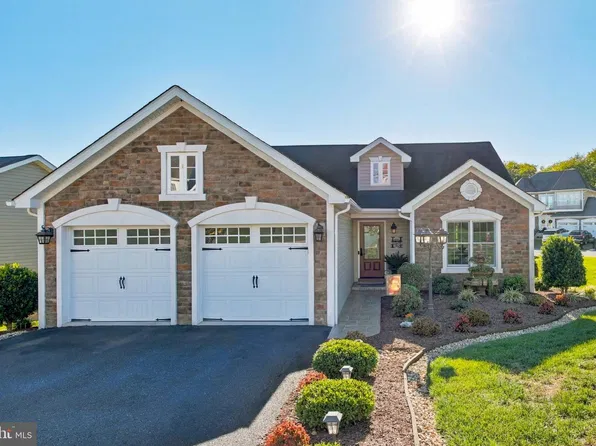 20 Foxcrest Rdg, Staunton, VA 24401