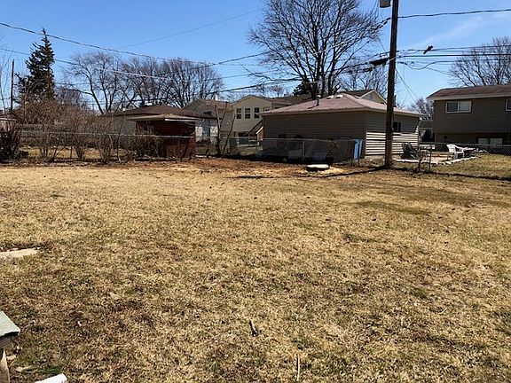4th image of 135 E Lincoln Ave
