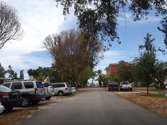 4th image of 625 De Leon Dr