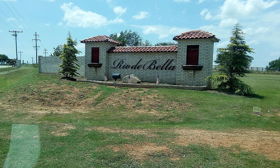 Rio de Bella entrance