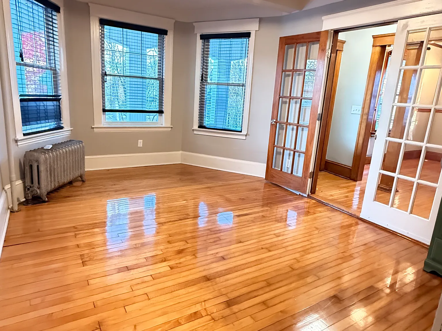 3 bed, 1.5 bath, 1892 sqft, $3,500 — Photo 4