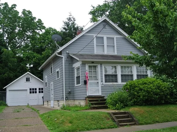 892 Concord Ave, Akron, OH 44306