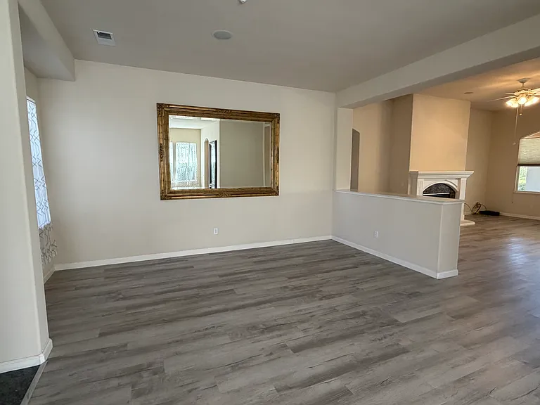 729 Richardson Dr — Photo 13