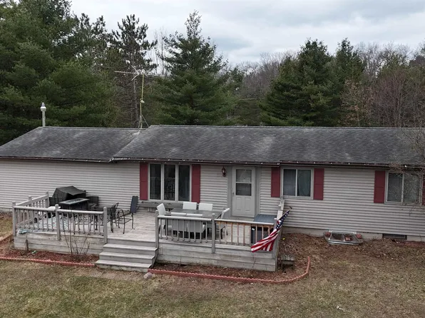 N1240 Otter Ponds Ln, Keshena, WI 54135