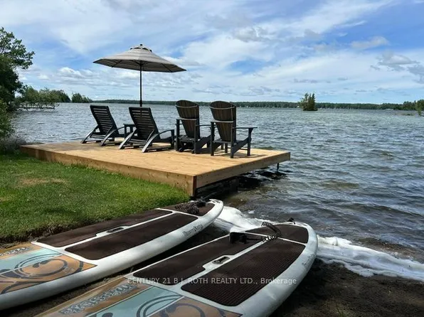 7426 Island View St, Ramara, ON L0K 2B0