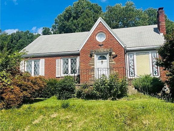 2nd image of 267 Oglevee Ln