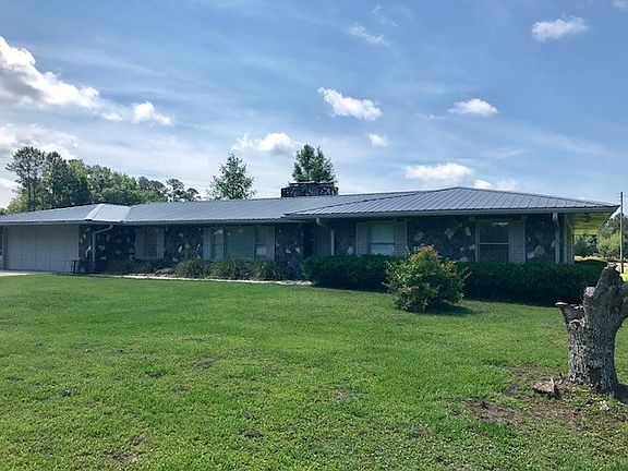 3rd image of 96 Golden Pond Ln