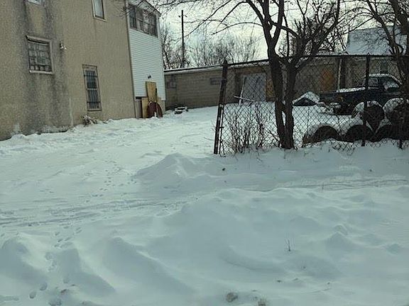 5th image of 1950 Newton Ave N