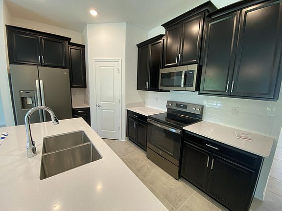 3rd image of 5095 Tanzanite Dr