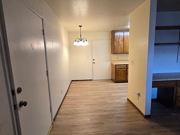 5th image of 811 E Menlo Ave APT 02