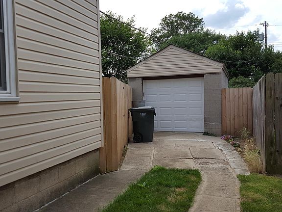 3rd image of 2749 Homecroft Dr