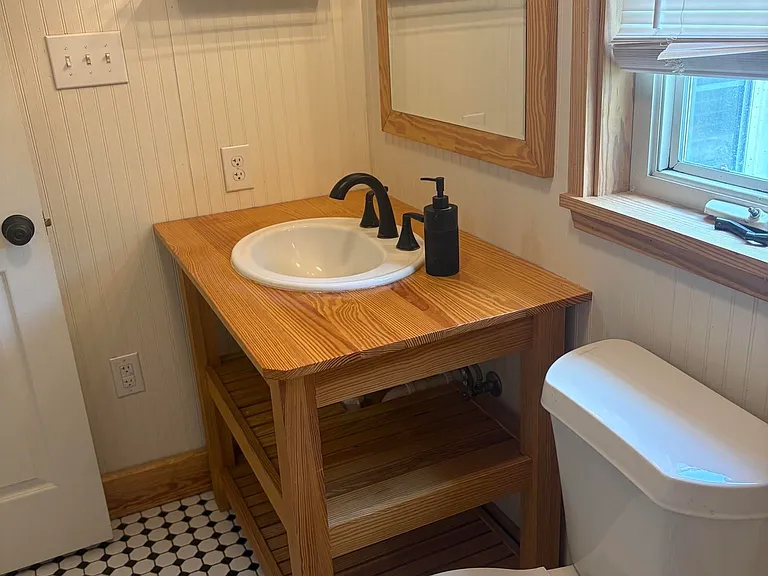 202 Belleview Dr — Photo 8