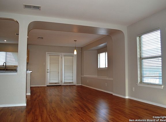 5th image of 21626 Longwood