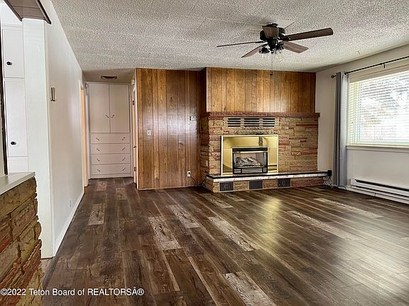 5th image of 243 E 6th Ave