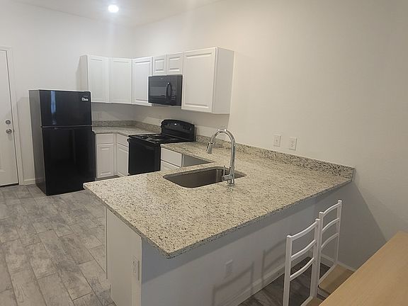 4th image of 825 S SAN EDUARDO AVE