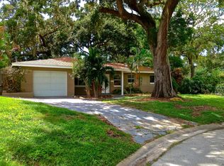 869 Hillside Ct S, Saint Petersburg, FL 33705