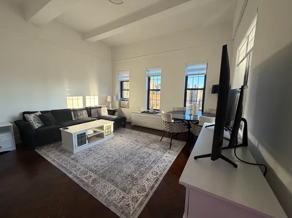 160 West 73rd Street image 2 of 12