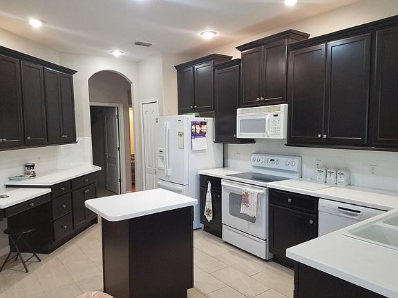 4th image of 18250 Daventry Ct