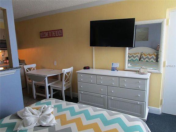 5th image of 445 S Gulfview Blvd #321