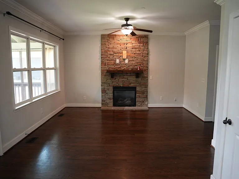 612 Nevins Pl — Photo 12