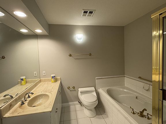 5th image of 5835 E Hampton Pl #308